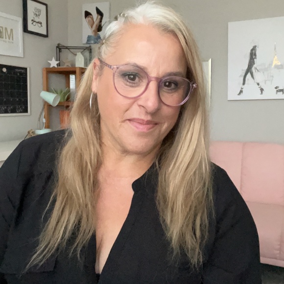 Meet your Posher, Manuela - Picture 1 of 1